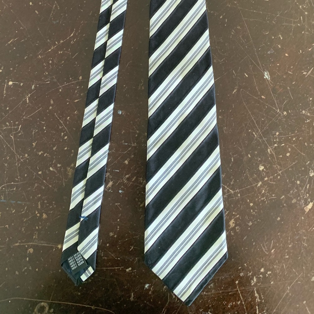 Men’s assorted ties